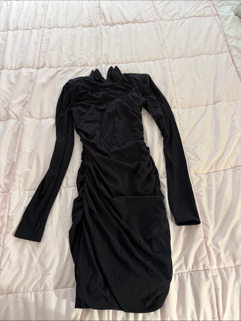Black Long-Sleeve Ruched Bodycon Dress